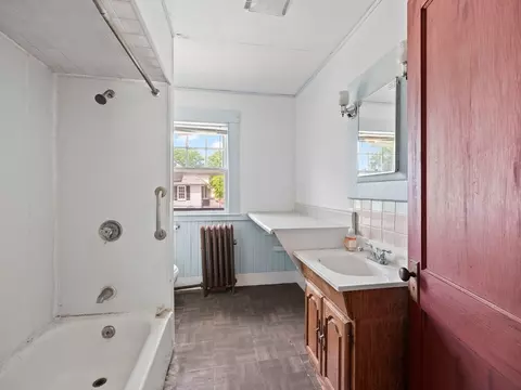 Bath - 104 Great Rd, Maynard, MA 01754 photo 2 of 2