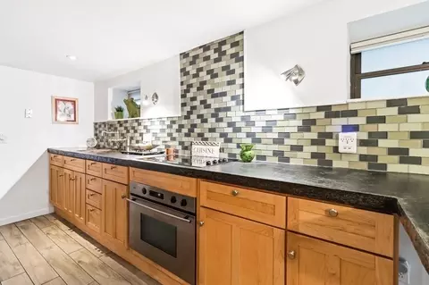 92 Green St #1, Boston, MA 02129