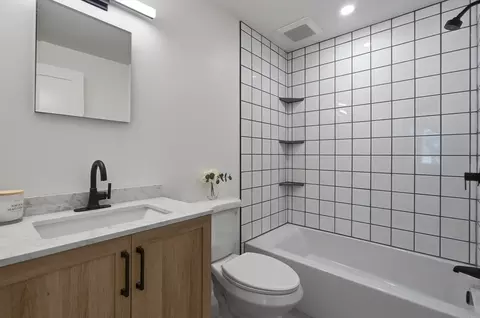 Bath - 40 Pine St, Hudson, MA 01749 photo 1 of 2