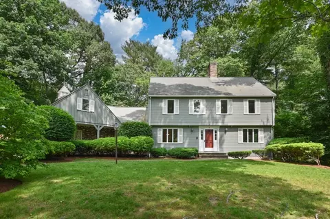 18 Strawberry Hill Ln, Danvers, MA 01923