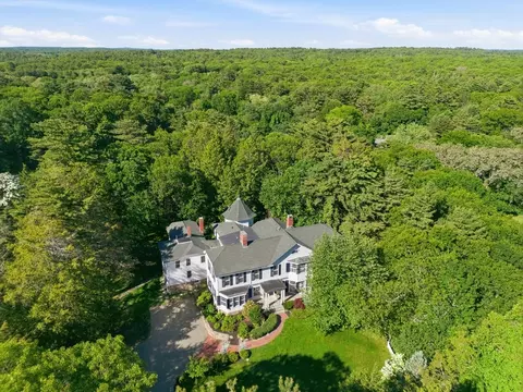 31 B0yles St, Beverly, MA 01915