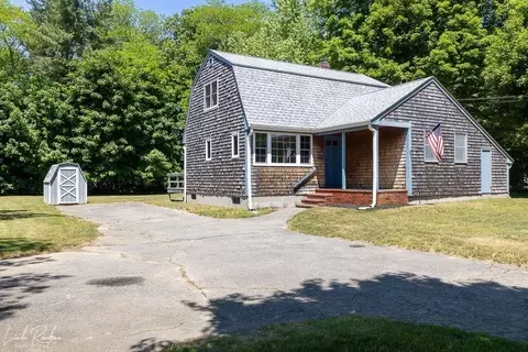 350 N Main St, Raynham, MA 02767