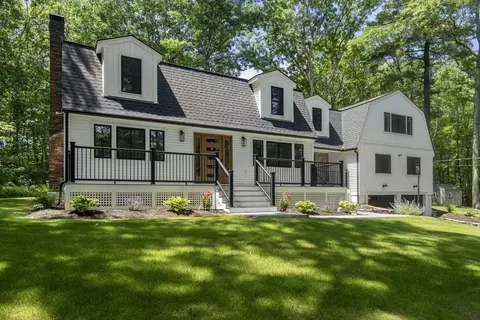 241 Prospect St, Franklin, MA 02038
