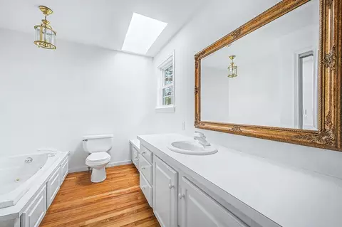 Bath - 355 Boston Rd, Sutton, MA 01590 photo 2 of 2
