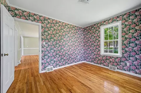 Bedroom - 355 Boston Rd, Sutton, MA 01590 photo 1 of 4