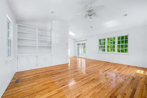 Living - 355 Boston Rd, Sutton, MA 01590 photo 2 of 9