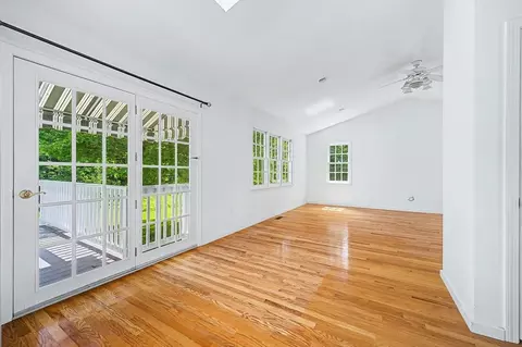 Living - 355 Boston Rd, Sutton, MA 01590 photo 4 of 9