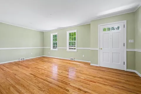 Living - 355 Boston Rd, Sutton, MA 01590 photo 9 of 9