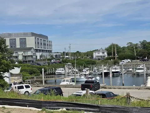 110 School St #E202, Hyannis, MA 02601