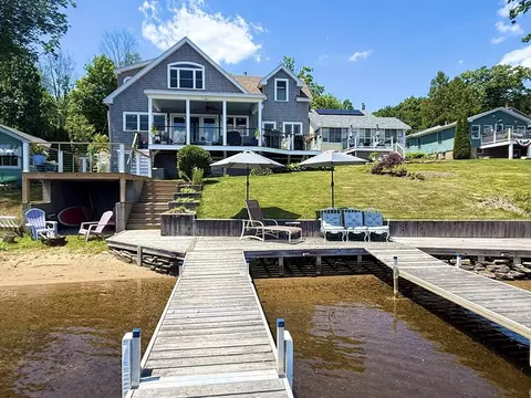 121 Maple St, East Brookfield, MA 01515