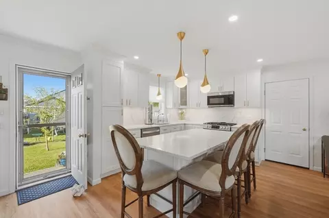 40 Salisbury St, Fall River, MA 02724 photo 8