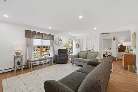 40 Salisbury St, Fall River, MA 02724 photo 6
