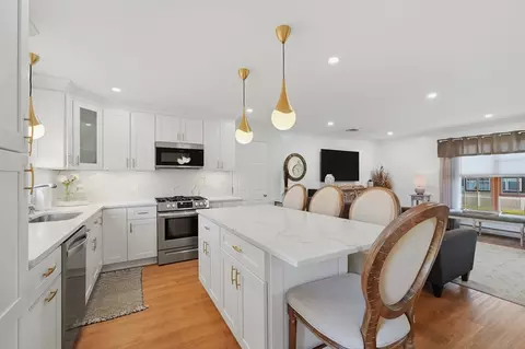 40 Salisbury St, Fall River, MA 02724 photo 9