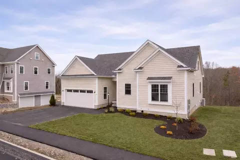 31 Strongwater Dr, Salem, MA 01970