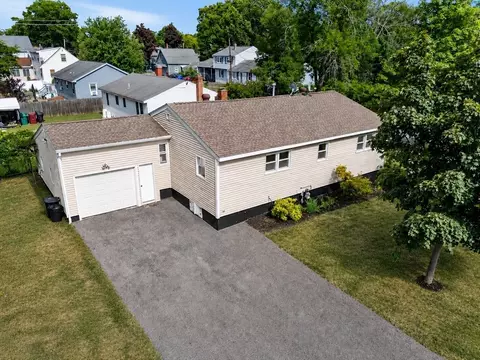 6 Bristol St, Lowell, MA 01852