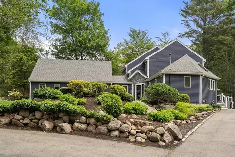 Exterior - 21 Forest Ln, Manchester, MA 01944 photo 5 of 11