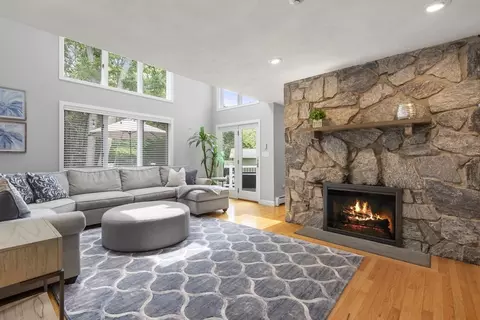 Living - 21 Forest Ln, Manchester, MA 01944 photo 3 of 3