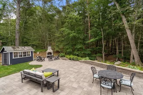 Exterior - 21 Forest Ln, Manchester, MA 01944 photo 10 of 11