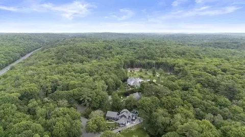 View/Area - 21 Forest Ln, Manchester, MA 01944 photo 2 of 2