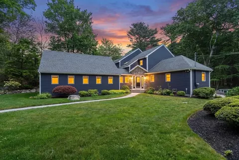 Exterior - 21 Forest Ln, Manchester, MA 01944 photo 6 of 11