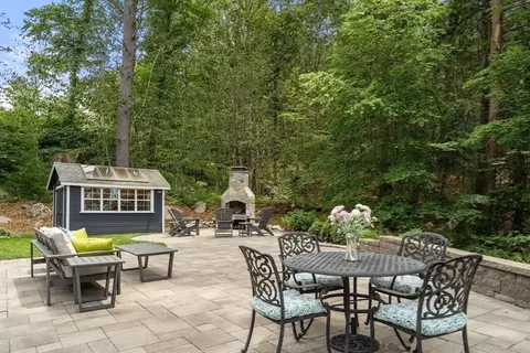 Exterior - 21 Forest Ln, Manchester, MA 01944 photo 11 of 11