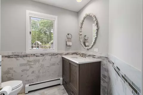 Bath - 21 Forest Ln, Manchester, MA 01944 photo 1 of 6