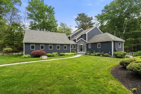 Exterior - 21 Forest Ln, Manchester, MA 01944 photo 3 of 11