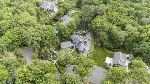 View/Area - 21 Forest Ln, Manchester, MA 01944 photo 1 of 2