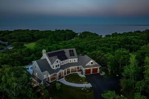 9 Clare Rd, Plymouth, MA 02360