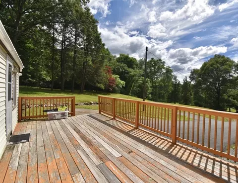 338 Wilbraham Rd, Hampden, MA 01036