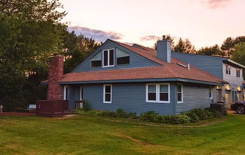 28 Country Club Ln # D, Milford, MA 01757