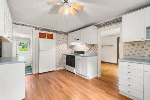 Kitchen - 40 Fairfield St, Maynard, MA 01754 photo 1 of 3