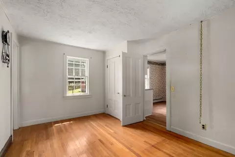 Bedroom - 40 Fairfield St, Maynard, MA 01754 photo 4 of 7