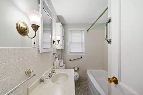 92 Massreco St, Springfield, MA 01109 photo 17