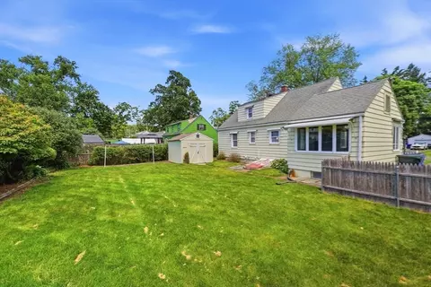 92 Massreco St, Springfield, MA 01109 photo 2