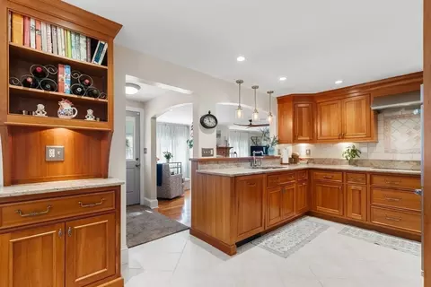 16 Beaver Park Rd, Danvers, MA 01923 photo 4