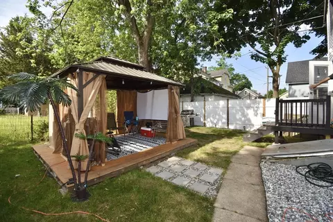 Exterior - 106 Suffolk St, Springfield, MA 01109 photo 4 of 4