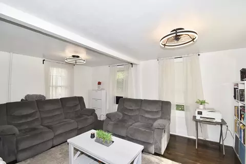 Living - 106 Suffolk St, Springfield, MA 01109 photo 3 of 3