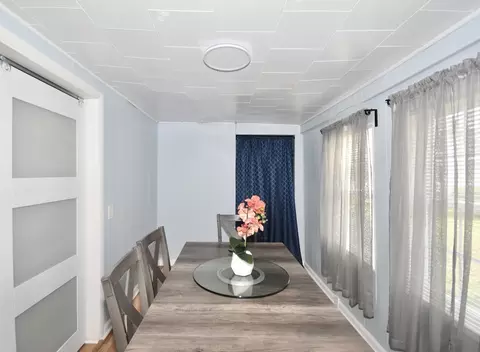 Dining - 106 Suffolk St, Springfield, MA 01109 photo 1 of 2