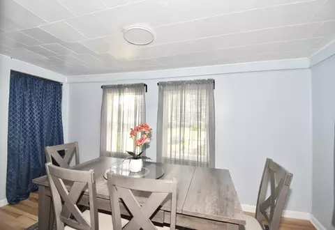 Dining - 106 Suffolk St, Springfield, MA 01109 photo 2 of 2