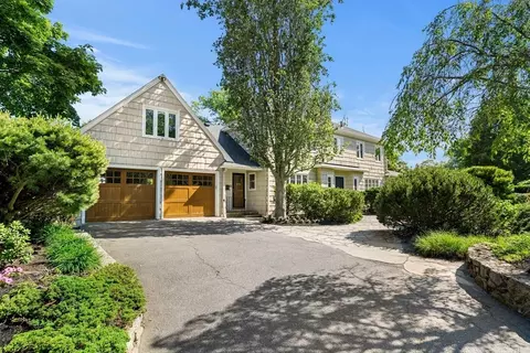 69 Gale Rd, Swampscott, MA 01907