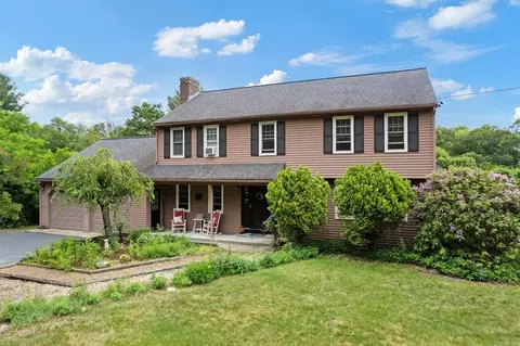 3 Pudding St, Uxbridge, MA 01569