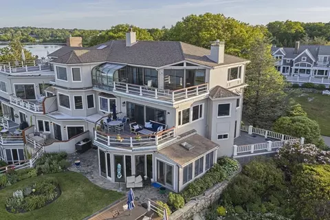 131 Nichols Rd #6, Cohasset, MA 02025