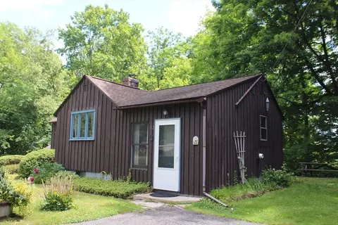 12 Barton Hts, Greenfield, MA 01301