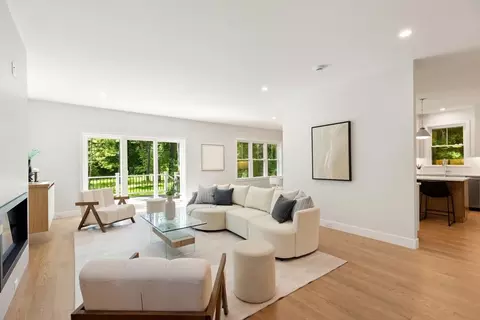Living - 89 Spring St, Lexington, MA 02421 photo 5 of 5