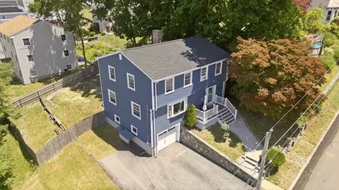 88 Jones St, Fall River, MA 02720