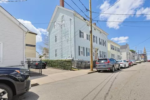 23 Brow St, Fall River, MA 02721 photo 2