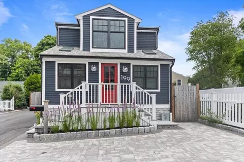 199 Wompatuck Rd, Hingham, MA 02043
