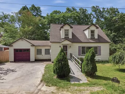 17 Buttonwood Pl, Lunenburg, MA 01462