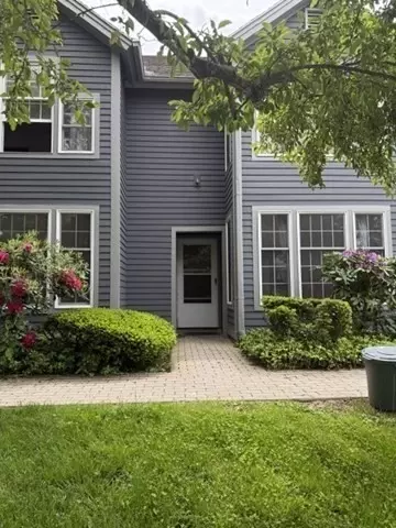 70 Amity Pl #70, Amherst, MA 01002